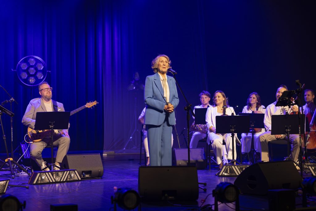 Irena-Santor-1-1024x683 Irena Santor